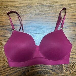 Victorias Secret LOVE CLOUD Smooth Wireless Push-Up Plunge Bra - Campari Red